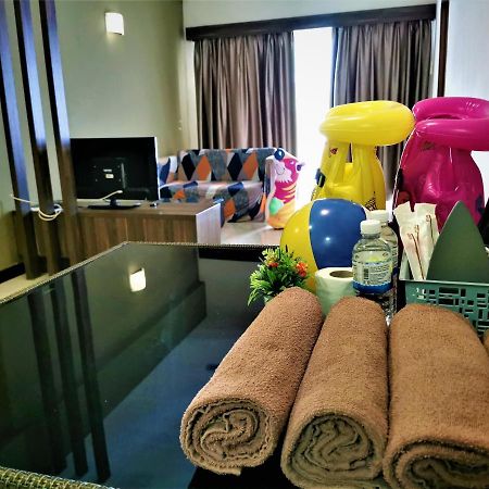 B - Lagoon Water Themepark Suite Melaka Town Eksteriør bilde