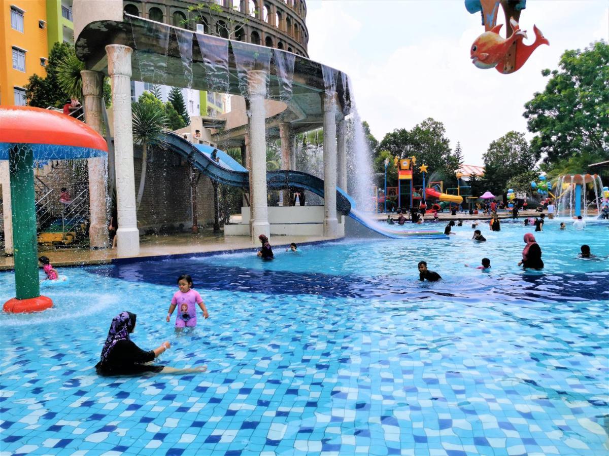 B - Lagoon Water Themepark Suite Melaka Town Eksteriør bilde